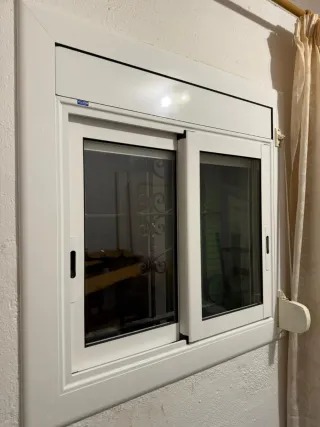 Ventana corredera aluminio blanca