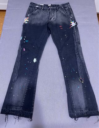 Pantalones vaqueros negros con salpicaduras