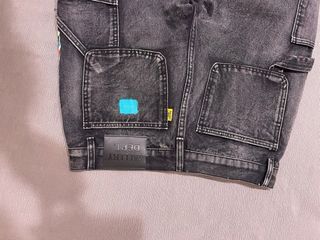 Pantalones vaqueros negros con salpicaduras