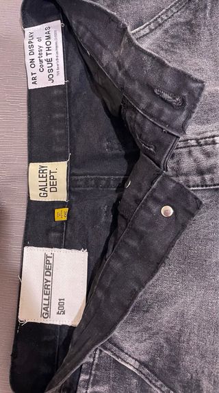 Pantalones vaqueros negros con salpicaduras