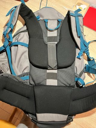 Mochila Montaña Quechua 50L Gris/Azul
