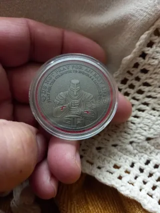 Tres monedas conmemorativas