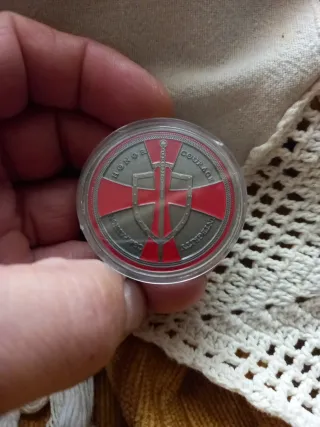 Tres monedas conmemorativas