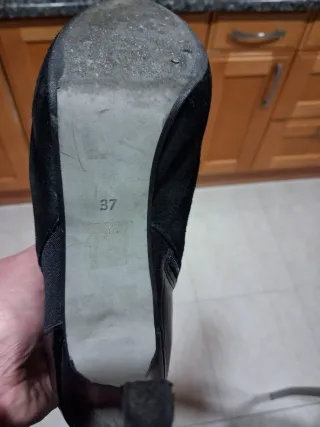 Botines Stephen Allen Talla 37 Negros y Dorados