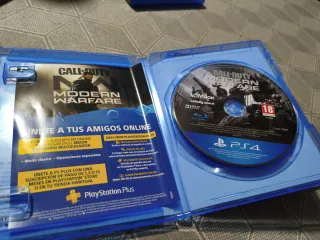 Call of Duty Modern Warfare y Black Ops III PS4