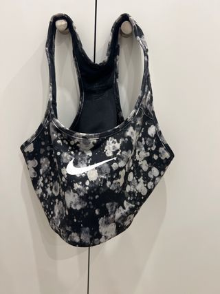 Top deportivo Nike estampado