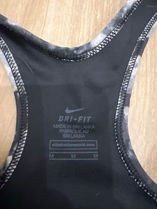 Top deportivo Nike estampado