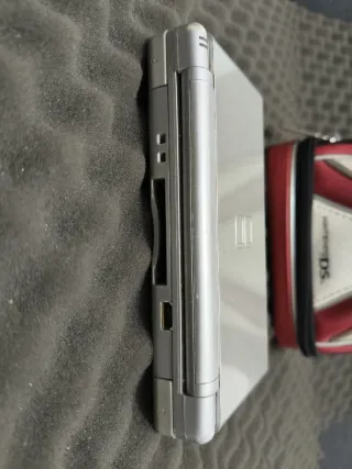 Nintendo DS Lite Roja y Plateada