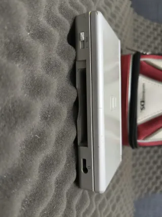 Nintendo DS Lite Roja y Plateada