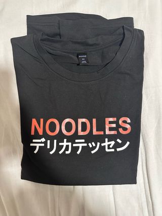 Camiseta Negra Noodles Talla M