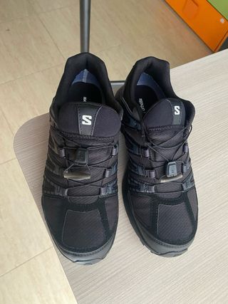 Zapatillas Salomon Negras y Grises
