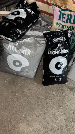 10 sacos de mantillo 440 litros