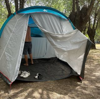 Tienda de campaña familiar para cuatro personas