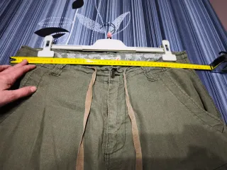 Bermudas cargo hombre verde talla 42.