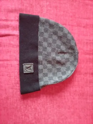 Gorro Louis Vuitton Cuadros Gris y Negro