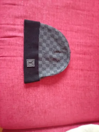 Gorro Louis Vuitton Cuadros Gris y Negro