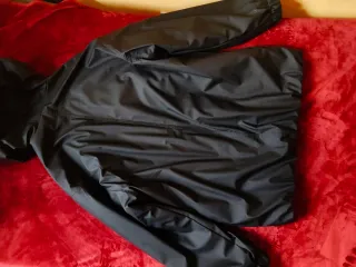 Cazadora BERSHKA Negra