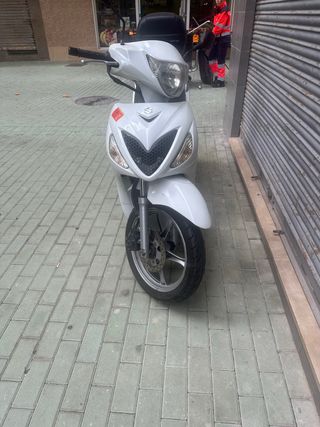 Suzuki Sixteen 125 Blanca