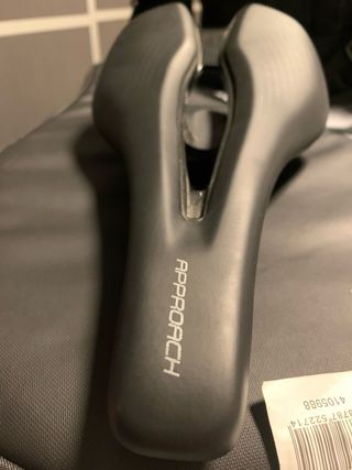 Sillín Giant Approach 145 x 270