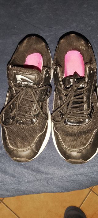 Scarpe sportive Kronos bianche e nere