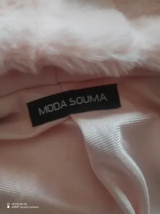 Abrigo rosa de pelo sintético con capucha