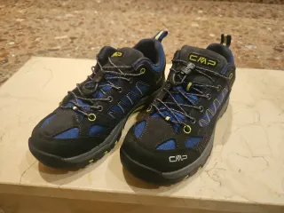 Zapatos CMP niño negro y azul