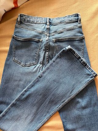 Vaqueros Zara Campana
