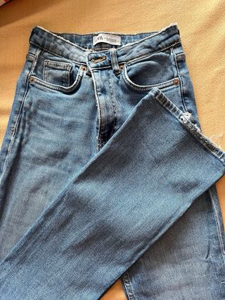 Vaqueros Zara Campana