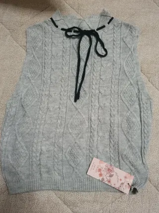 Gilet grigio Nuovo con cartellino. M