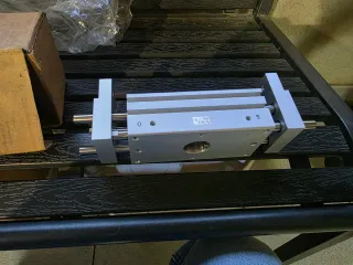 Cilindro Neumático SMC MHL2-20D2 Pinza