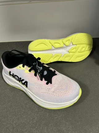 Zapatillas Hoka Rosa y Amarillo