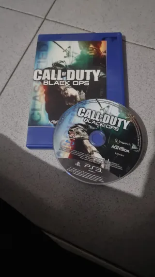 Consola PS3 con 3 mandos y 21 juegos