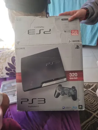 Consola PS3 con 3 mandos y 21 juegos