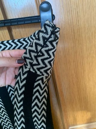 Falda Adolfo Domínguez estampada · Talla P