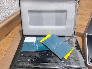 Xiaomi Redmi Pad 2 con funda, lápiz y teclado