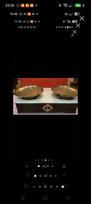 Báscula antigua de farmacia con pesas