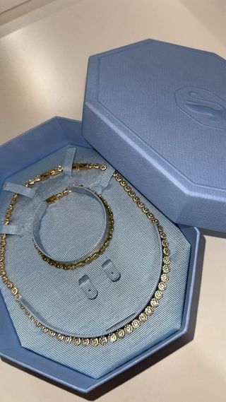 Collar y pulsera Swarovski dorados