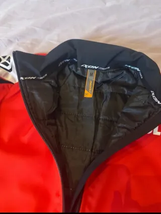 Chaqueta Motul Ducati Roja. Nueva