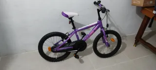 Bicicleta infantil 16 morada sin usar