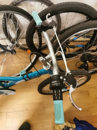 Bicicleta azul infantil