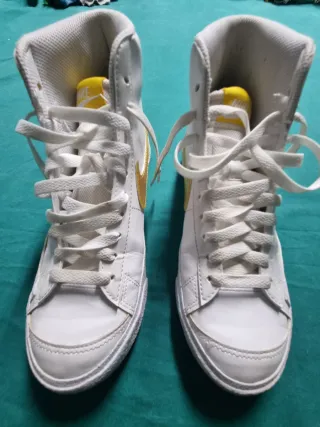 Sapatilhas Nike Botas Branco e Amarelo