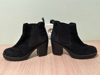 Botas negras de tacón