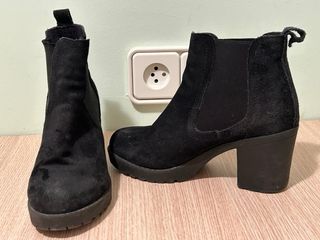 Botas negras de tacón