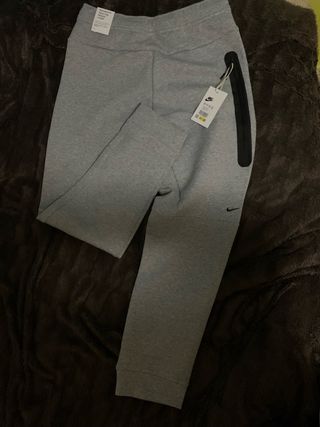 Pantalón Nike Tech