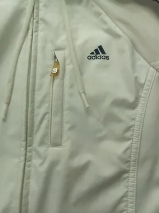 Chaqueta Adidas climatica blanca calentita
