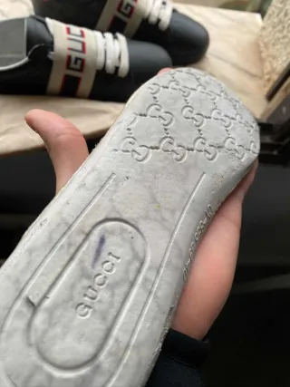 Zapatos Gucci Negros con Banda Multicolor