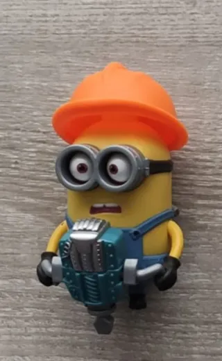 Muñeco Minions Dave con Movimiento y Sonidos