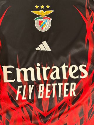 Tris maglie calcio: Real Madrid, Brasile