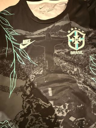 Tris maglie calcio: Real Madrid, Brasile