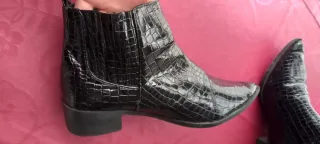 Botines negros efecto piel de cocodrilo